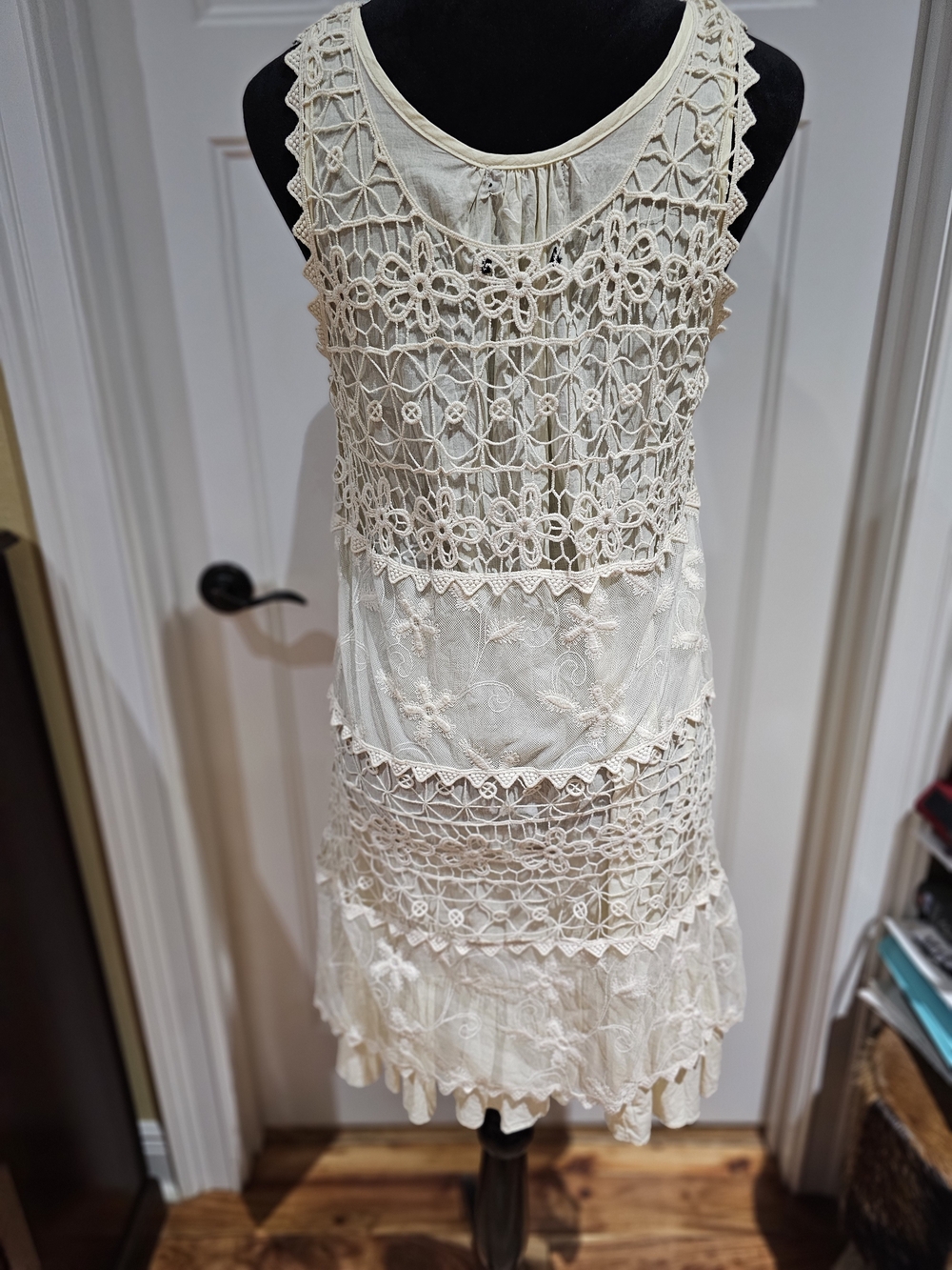Ryu Cream Crochet Lace Tiered Dress- NWOT - Picture 3 of 9